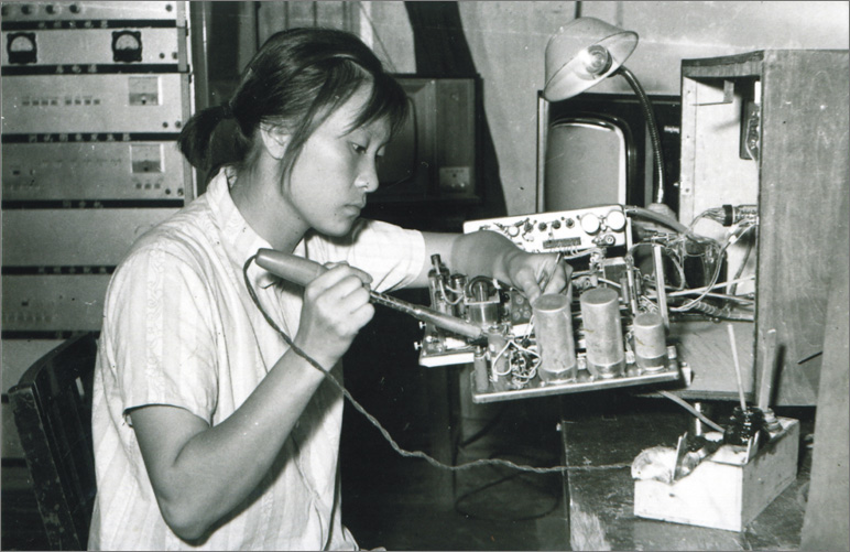 1970年，中國誕生第一臺彩色電視機，數(shù)年之后，長虹才開始電視機的研制