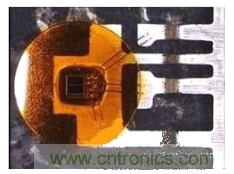圖2：對(duì)于車用級(jí)R2Coupler產(chǎn)品如ACPL-M43T光電耦合器，Avago使用雙線強(qiáng)化關(guān)鍵功能連接