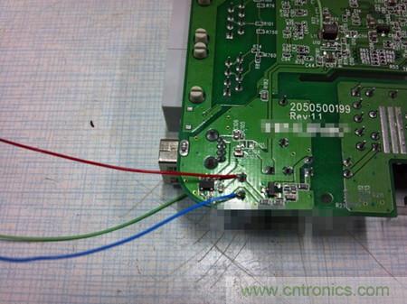DIY:自制自帶電池供電的無線路由器