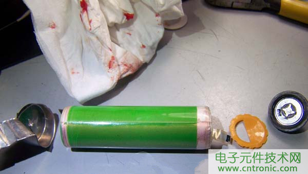 筆記本電池拆解，探秘電池內(nèi)部結(jié)構(gòu)