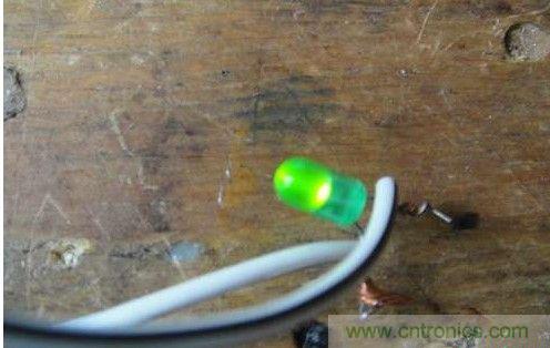 創(chuàng)意DIY！迷你風(fēng)力發(fā)電機(jī)！