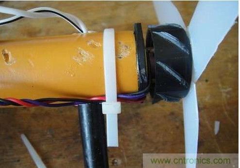 創(chuàng)意DIY！迷你風(fēng)力發(fā)電機(jī)！