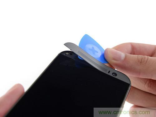 牛人強(qiáng)拆！新HTC One(M8)真機(jī)精密做工難修理