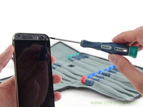牛人強(qiáng)拆！新HTC One(M8)真機(jī)精密做工難修理