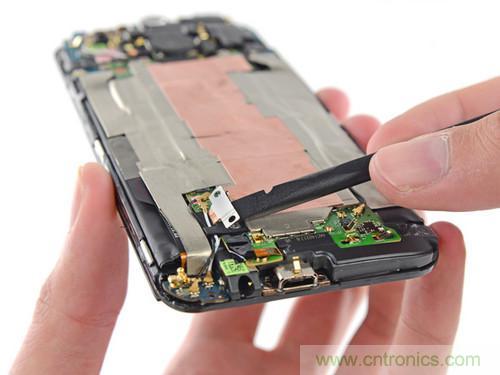 牛人強(qiáng)拆！新HTC One(M8)真機(jī)精密做工難修理