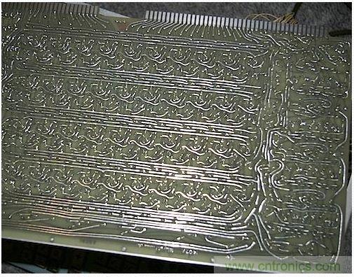 拆解也懷舊,讓人驚嘆的古董級可編程科學計算器 from 1966