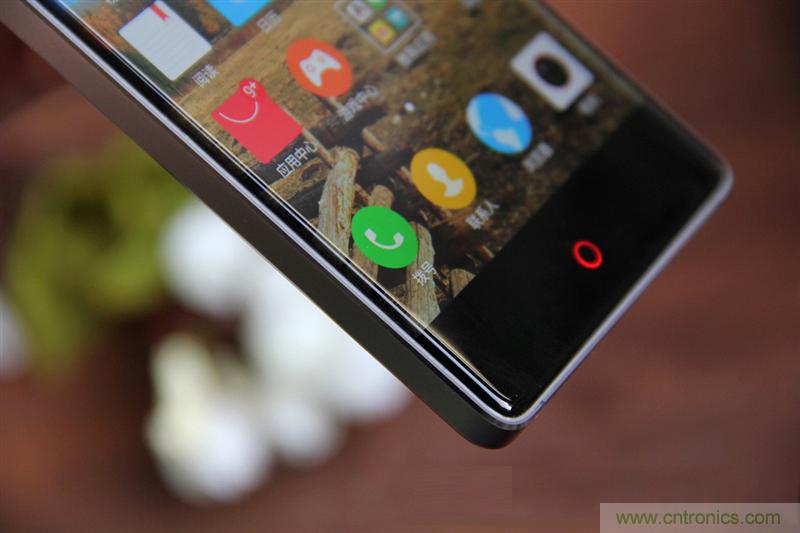 無(wú)邊框的 nubia Z9 ，一款既有驚喜，又有驚艷的智能手機(jī)