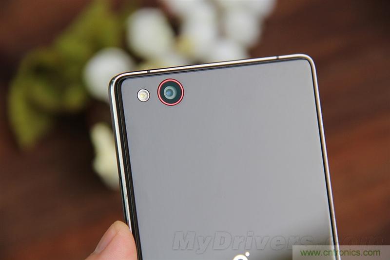 無(wú)邊框的 nubia Z9 ，一款既有驚喜，又有驚艷的智能手機(jī)