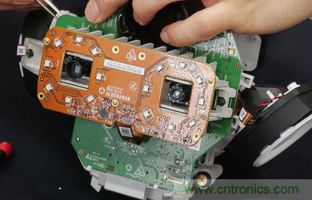 拆解筆記本不過癮，那就來拆拆日本情感機器人吧！