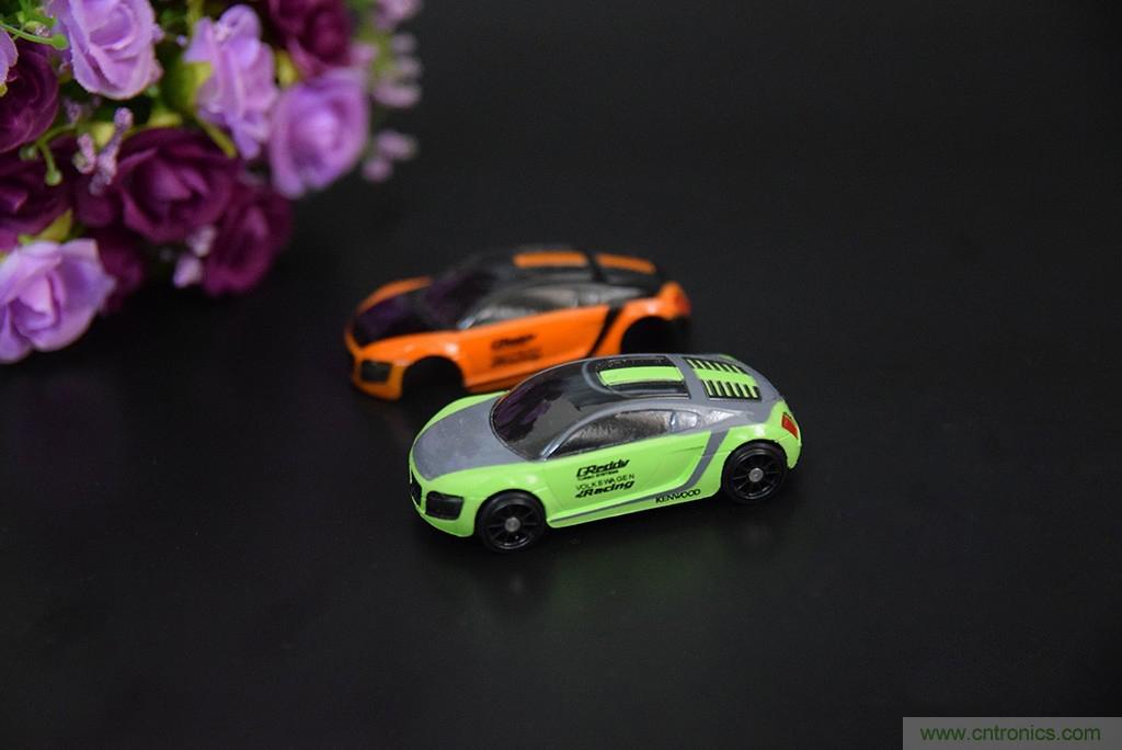 虛擬與現實相結合的飛車游戲，讓你體驗速度與激情的碰撞！
