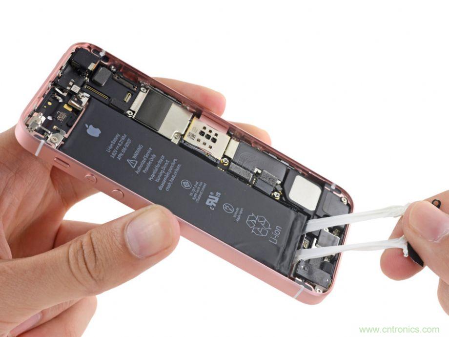有什么地方沒有變？iPhone SE真機拆解