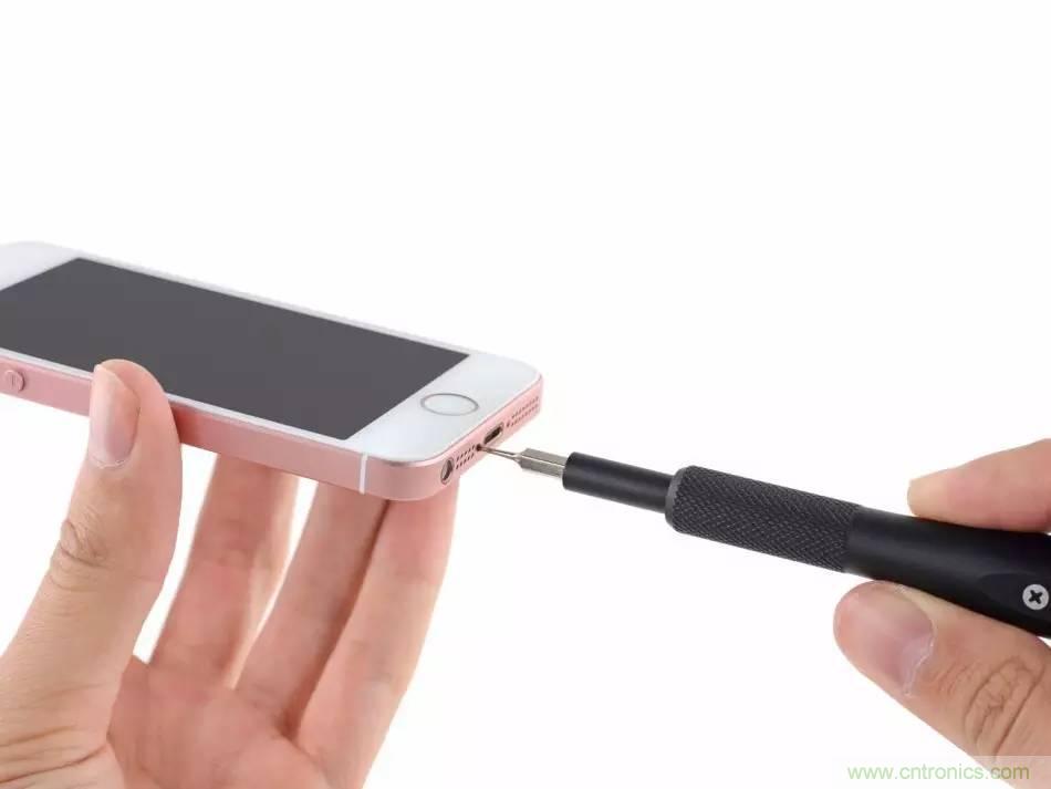 有什么地方沒有變？iPhone SE真機拆解